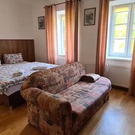 Pod Lipou Guest house 3*