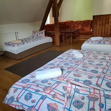 게스트하우스 Pod Lipou Loučovice