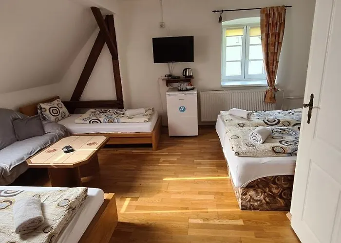 Pod Lipou Konukevi 3*