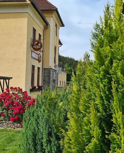 Pod Lipou Konukevi
