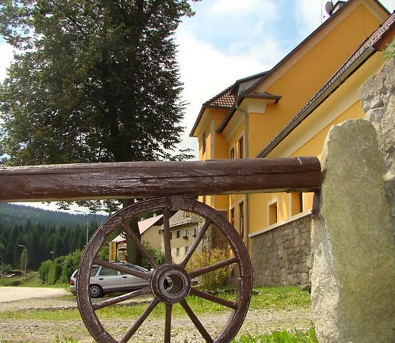 Konukevi Pod Lipou